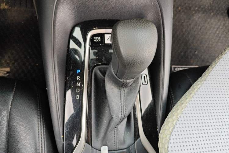 Used Toyota Corolla 2019 Dual-Engine 1.8L E-CVT GL-i Elite Edition Gear Lever