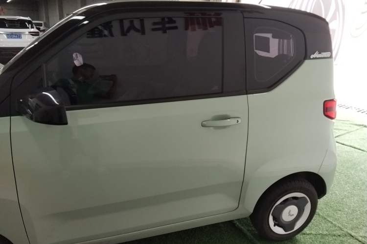 Used Wuling Hongguang MINIEV 2022 Macaron Premium Model – Lithium Iron Phosphate
