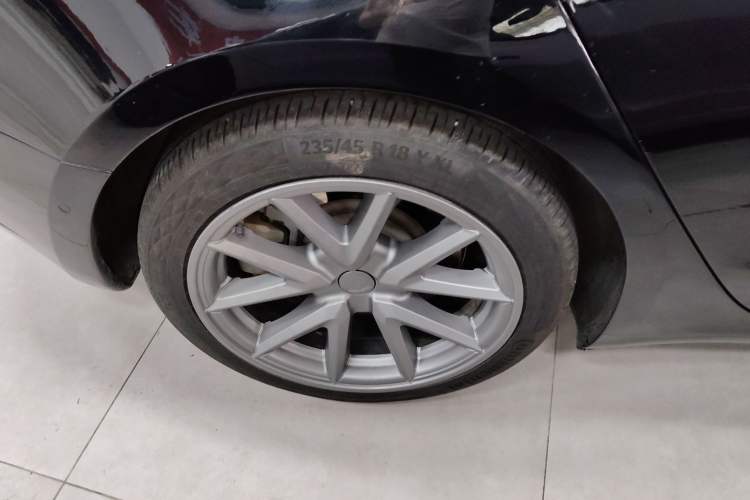 Used Tesla Model 3 2020 Revised Version Standard Range Rear-Wheel Drive – Upgraded Edition Right Rear Wheel Hub