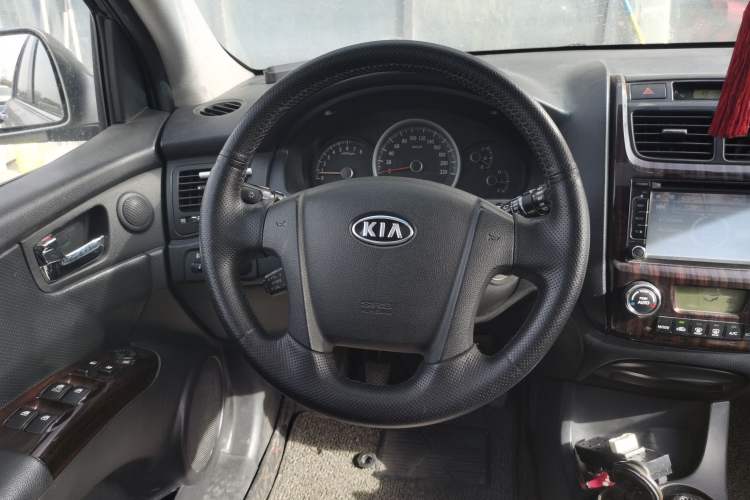 Used Kia Sportage 2011 2.0L Manual Two-Wheel-Drive GLS Steering Wheel