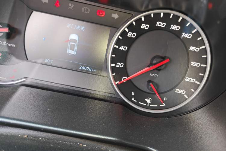 Used CHANGAN CS35PLUS 2018 1.6L Manual Enjoy Link Version China V Standard Odometer Close Up