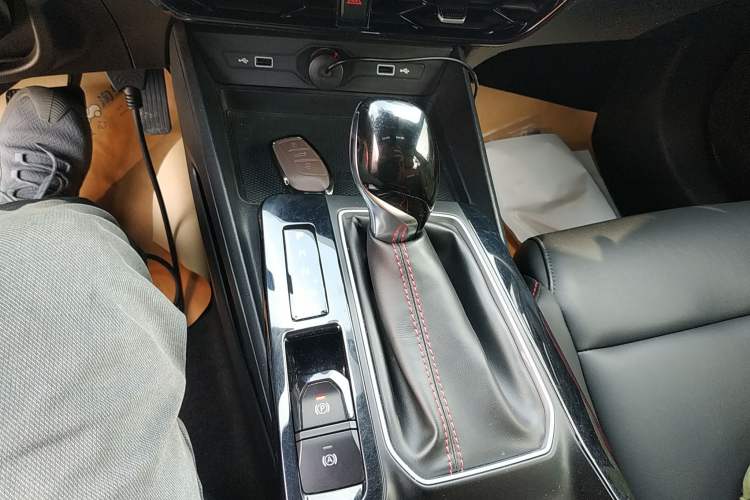 Used MG 5 2022 180 DVVT CVT Youth Luxury Edition
