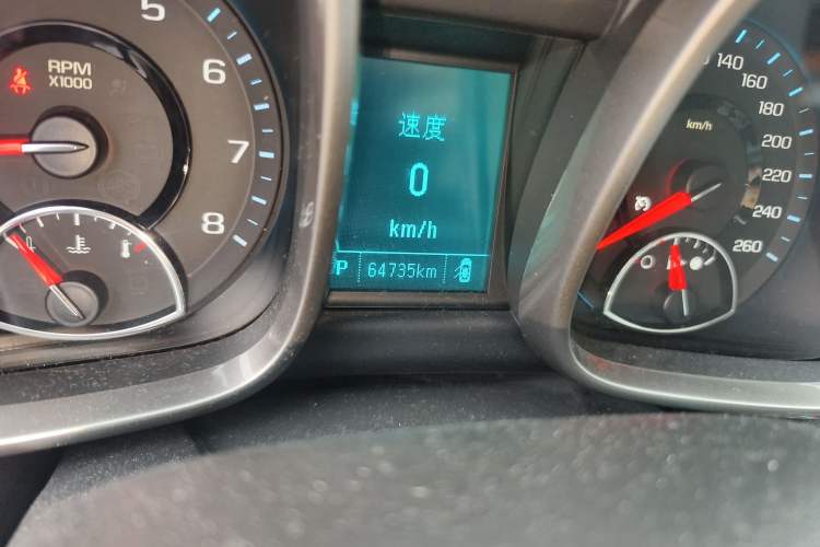 Used Chevrolet Malibu 2014 2.0L Automatic Luxury Edition Odometer Close Up