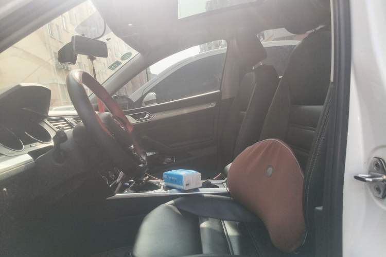 Used Volkswagen Lamando 2015 230TSI DSG Fashion Edition Left Front Seat