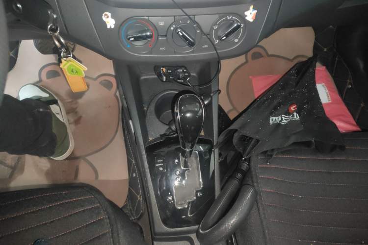 Used Dongfeng Aeolus AX3 2016 1.5L Automatic Zunku Model
