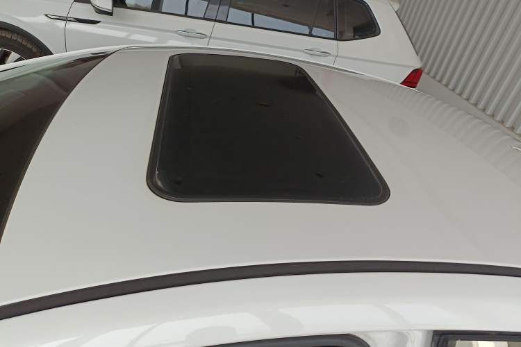 Used Hyundai Elantra (5th Generation / Langdong) 2015 1.6L Manual Leading Model
