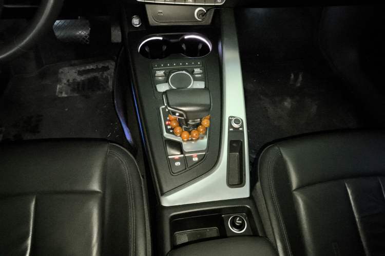 Used Audi A4L 2018 30th Anniversary Edition 40 TFSI Fashion Model