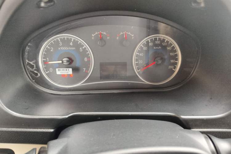 Used Dongfeng Fengon 2013 1.5L Manual Deluxe Model DK15 Odometer Close Up