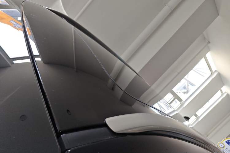 Used Hongqi HS5 2025 2.0T Two-Wheel Drive 600 000-Vehicle Commemorative Edition Roof