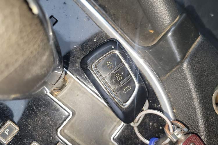 Used Dongfeng Aeolus AX7 2015 2.0L Automatic Zhiyi Trim Vehicle Key