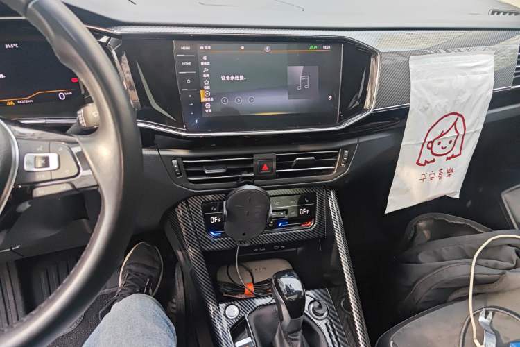 Used Volkswagen Tayron 2020 330TSI Two-Wheel Drive Luxury Connected Pro Edition Audio And AC Panel