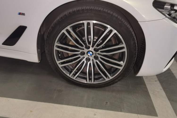 Used BMW 5 Series 2019 530Li Leading Model M Sport Package
