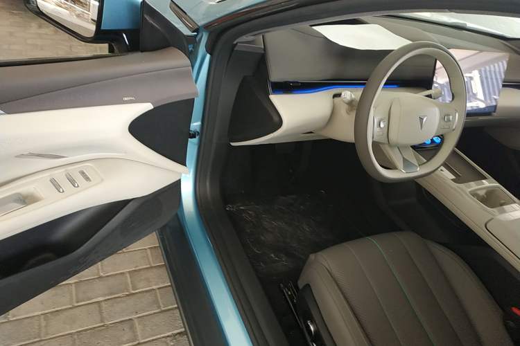 Used Deepal L07 2025 230 Ultra Qiankun Intelligent Driving ADS SE Range-Extended Version