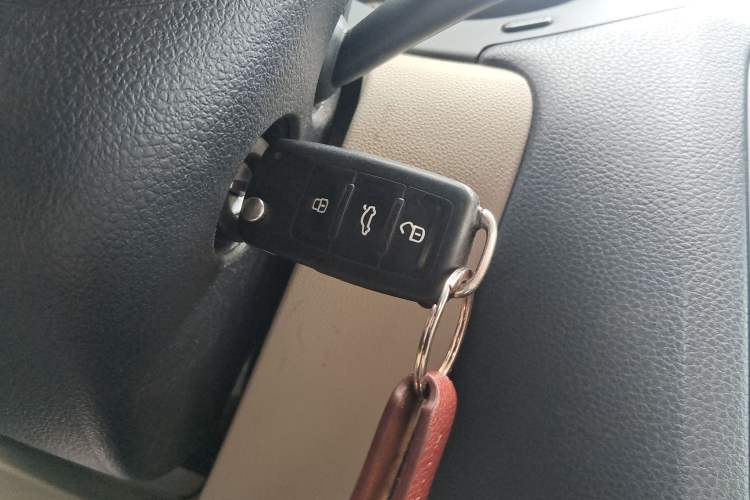 Used Volkswagen Sagitar 2014 Revised Version 1.6L Automatic Comfort Edition Vehicle Key