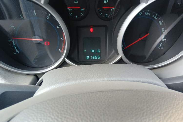 Used Chevrolet Cruze 2013 1.6L SL Sunroof Edition MT
