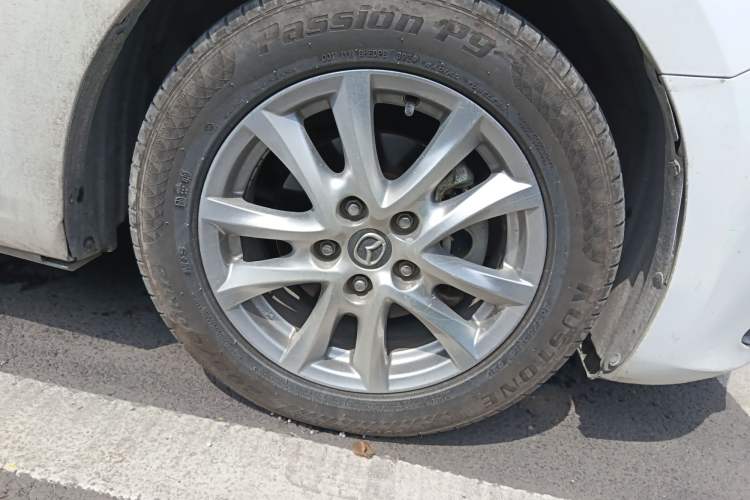 Used Mazda 3 Axela 2016 Sedan 1.5L Manual Comfort Model
