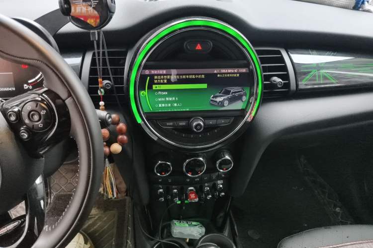 Used MINI 2020 1.5T COOPER Artist Five-Door Edition Audio And AC Panel