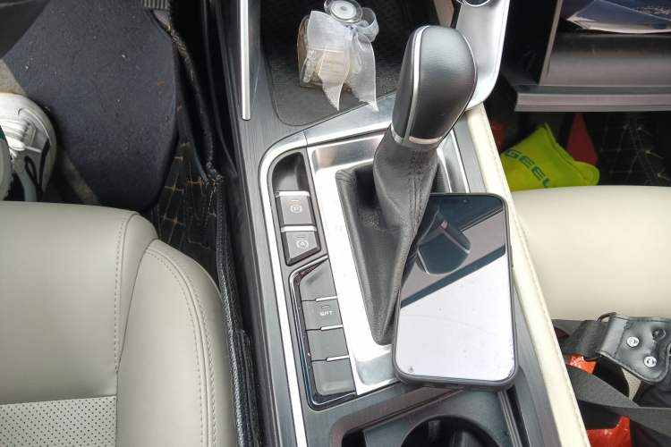 Used Geely Auto Binray 2018 14T CVT Binyi Edition Gear Lever