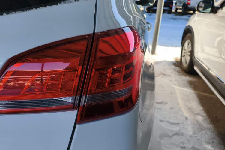 Used Haval H2 2016 Red-Label 1.5T Manual Two-Wheel Drive Luxury Model
