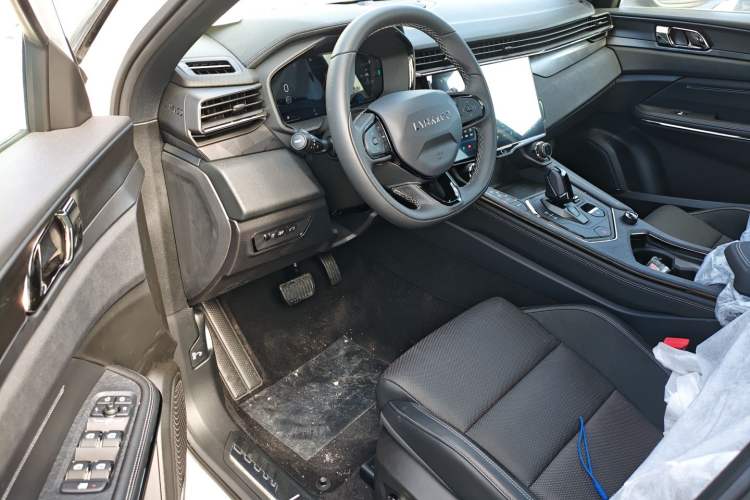 Used Lynk & Co 01 2023 1.5TD EM-F PM Driver Seat