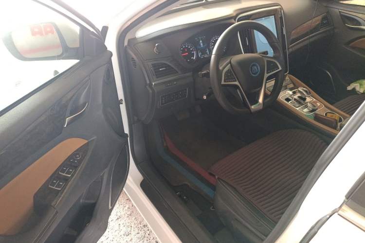 Used BYD Qin New Energy 2017 1.5T Luxury Model Driver Seat