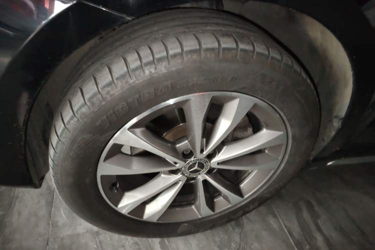 Used Mercedes-Benz V-Class 2020 V 260 Avantgarde Edition Exterior 4