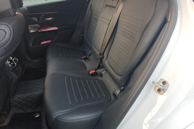 Used Mercedes-Benz GLC Coupe 2024 GLC 300 4MATIC Coupe SUV Left Rear Seat