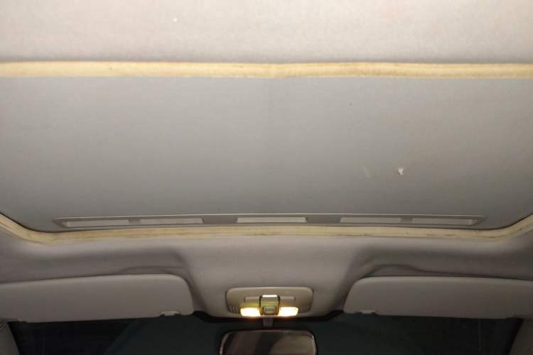 Used Brilliance H530 2011 1.6L Manual Luxury Model Headliner