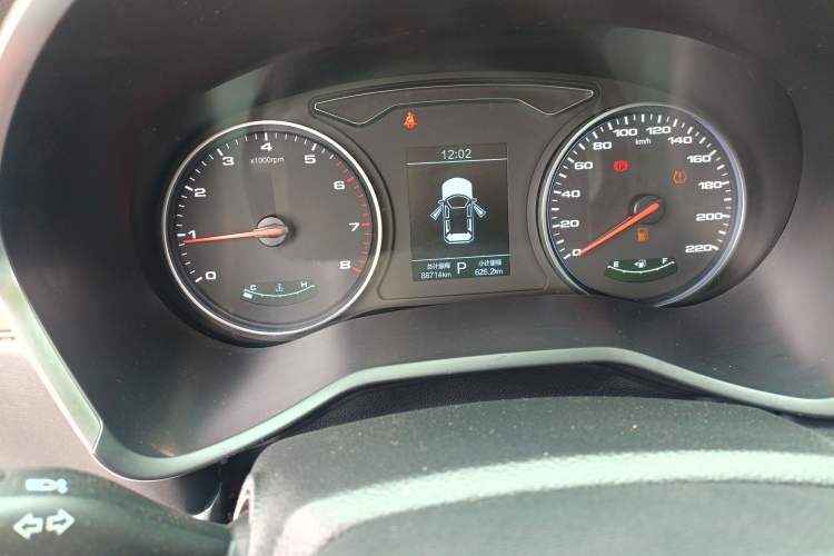 Used SOL X8 2021 300T DCT Prestige Smart Connect Edition 6 Seats Odometer Close Up