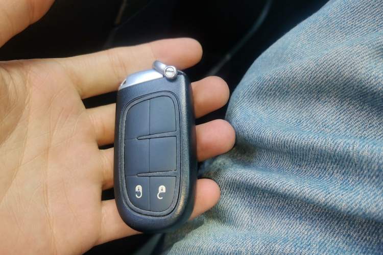 Used Jeep Cherokee 2016 2.4L Leading Edition Vehicle Key