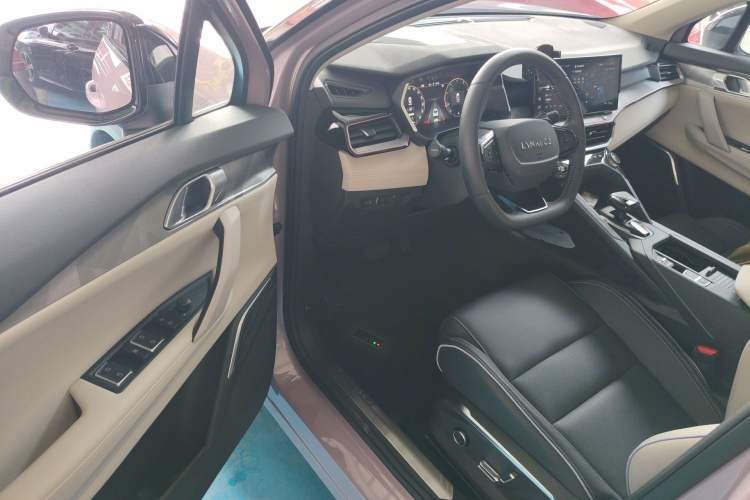 Used Lynk & Co 06 2023 Remix 1.5T Shero
