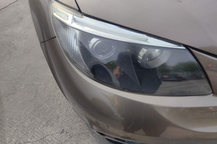 Used BYD S6 2013 Platinum Edition 2.4L Automatic Luxury Model Right Front Headlight