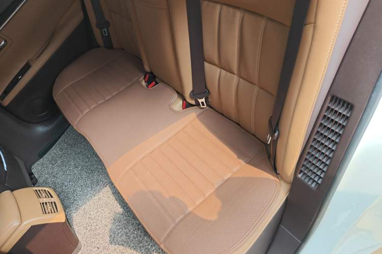 Used Lexus ES 2017 300h Mark Levinson Comfort Edition Left Rear Seat