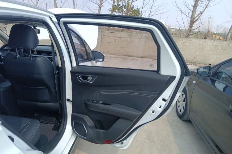 Used Geely Auto Vision X3 2019 Upgraded Model 1.5L CVT Elite Version Interior 6