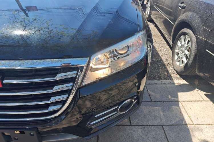 Used Haval H6 2015 Sport Edition 1.5T Automatic Two-Wheel Drive Luxury Model Left Front Headlight