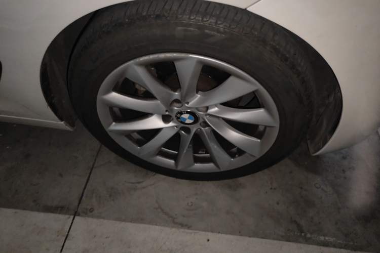 Used BMW 3 Series GT 2018 320i Sport Edition Right Front Wheel Hub