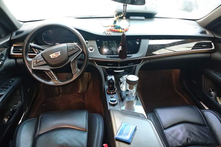 Used Cadillac CT6 2022 28T Luxury Edition Center Console