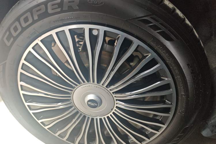 Used Chery Fengyun T9 2024 120 Long-Range Flagship Version 7 Seats Ternary Lithium Right Rear Wheel Hub