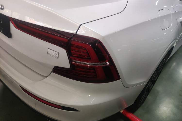Used Volvo S60 New Energy 2021 T8 E-Drive Hybrid Four-Wheel Drive Smart Luxury Edition Right Rear Taillight