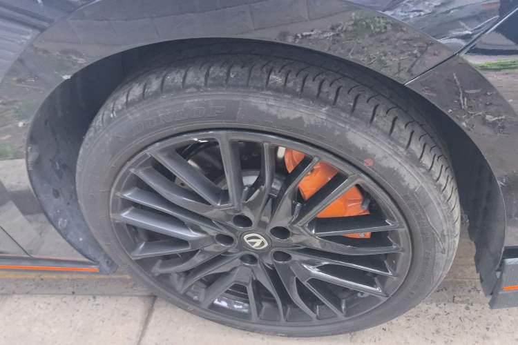 Used Changan UNI-V 2025 Model Third-Generation 2.0T Dynamic Edition
