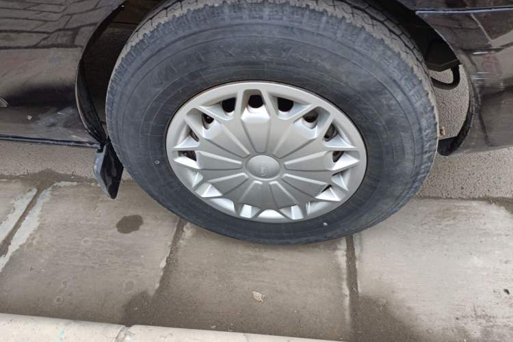 Used Ford Transit 2019 2.0T Diesel Multi-Purpose Commercial Vehicle Mid-Drive Mid-Roof 6-Seater China VI Standard