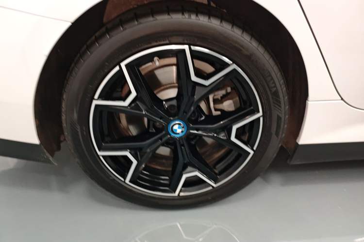 Used BMW i3 2024 eDrive 40 L Midnight Edition