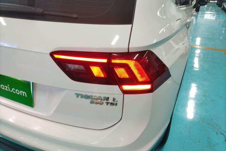 Used Volkswagen Tiguan L 2017 330TSI Automatic Two-Wheel Drive Luxury Edition Right Rear Taillight