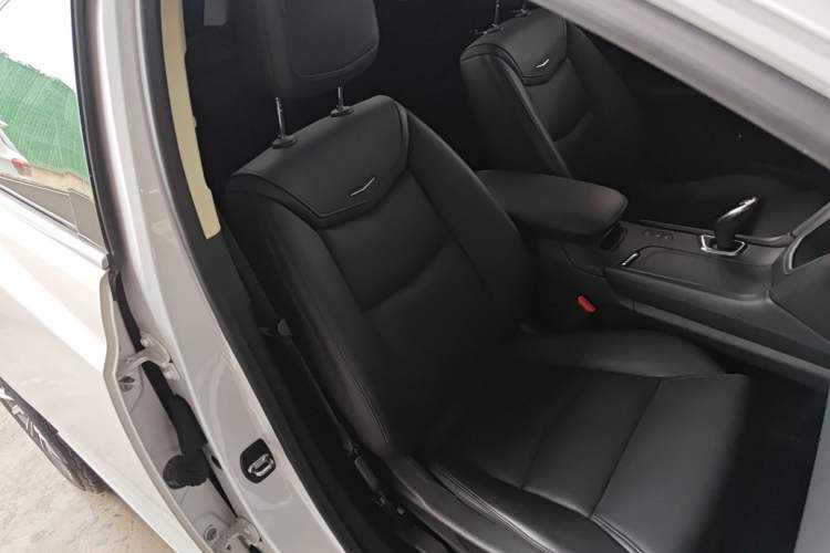 Used Cadillac XT5 2016 28T Four-Wheel Drive Luxury Model Right Front Seat