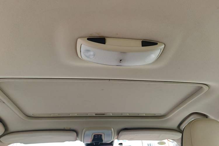 Used Volvo S60 2014 S60L 2.0T Zhiyuan Edition
