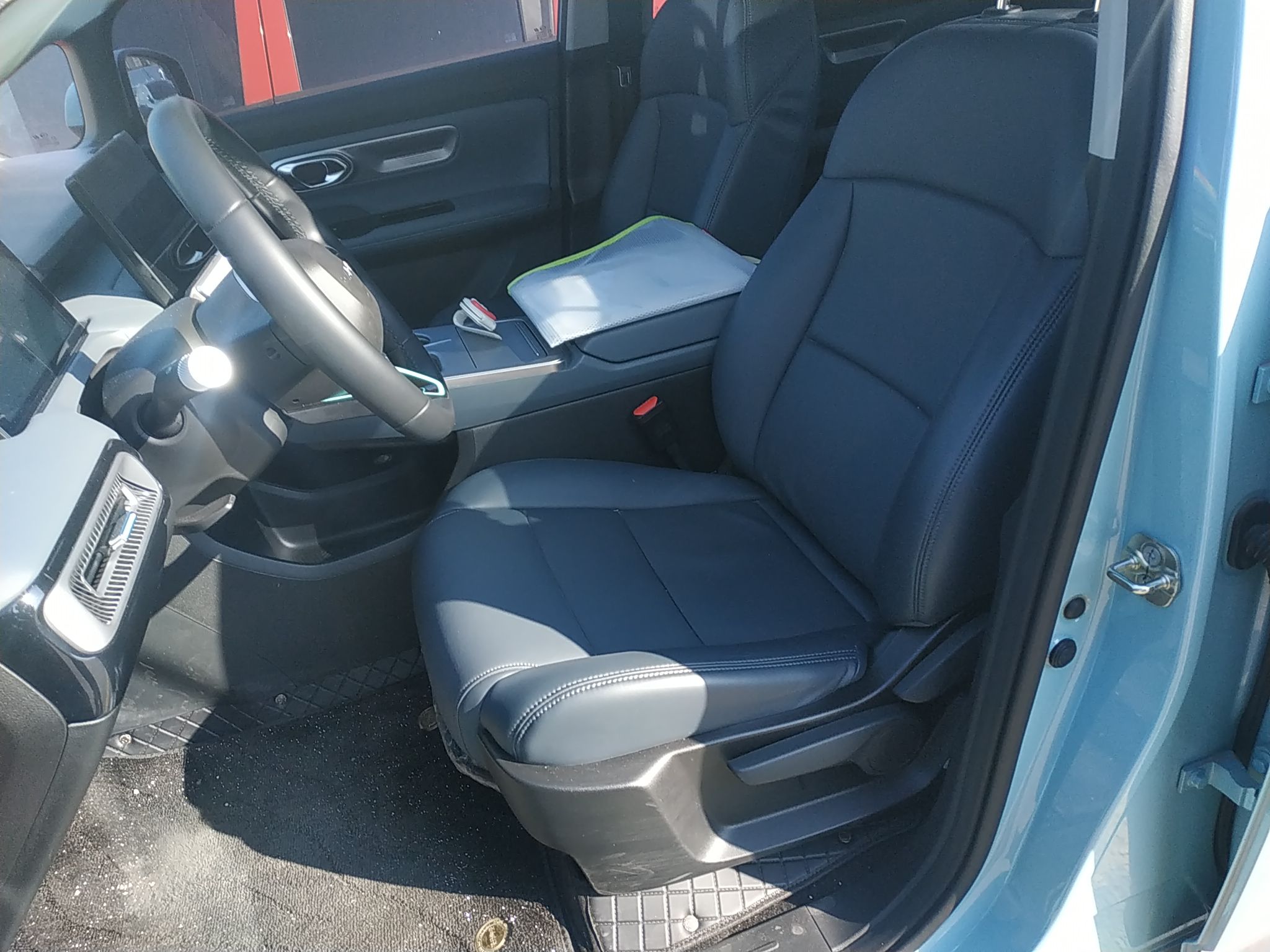 Переднее сиденье в автомобиле