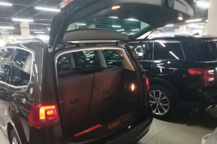 Used Volkswagen Sharan 2013 1.8TSI Standard Model
