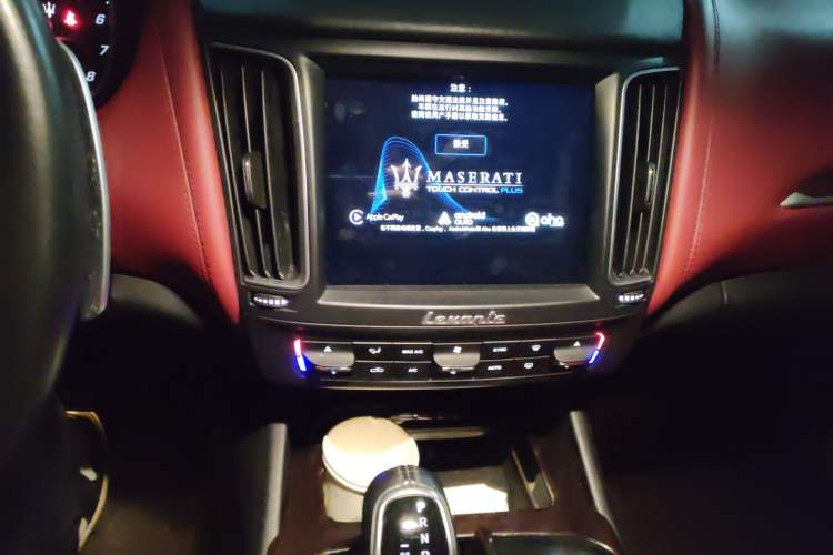 Used Maserati Levante 2016 3.0T Standard Edition Audio And AC Panel