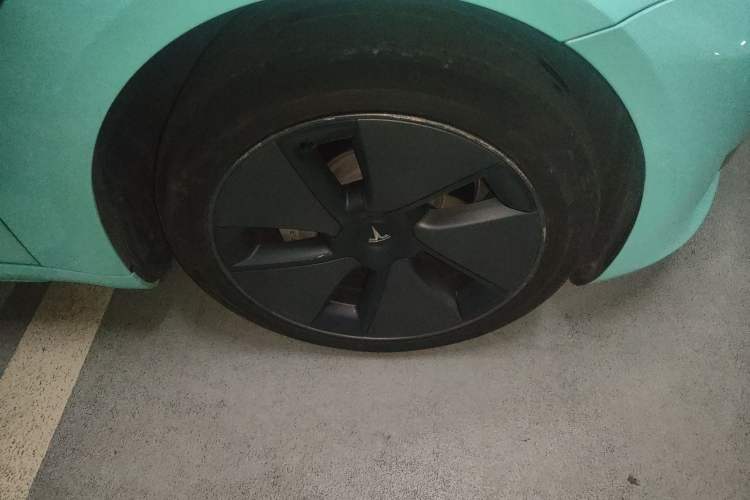 Used Tesla Model 3 2022 Rear-Wheel-Drive Version Right Front Wheel Hub