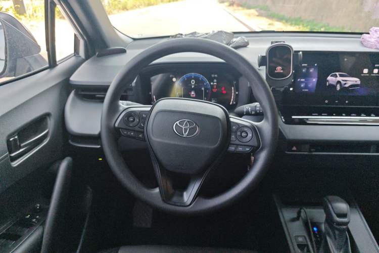 Used Toyota Corolla Cross 2026 Model 2.0L Pioneer Edition
